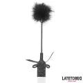 Feder-Kitzler und Spitzenband-Paddel von Latetobed BDSM Line
