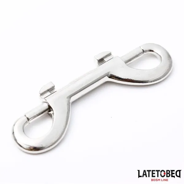 Doppelter Metallkarabinerhaken von Latetobed BDSM Line | Fesselliebe.de
