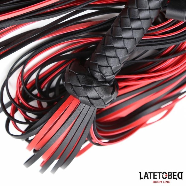 Rot-Schwarze Peitsche 65 cm von Latetobed BDSM Line | Fesselliebe.de