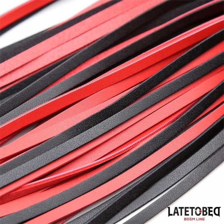 Rot-Schwarze Peitsche 65 cm von Latetobed BDSM Line | Fesselliebe.de