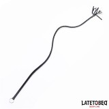 Glänzende Schwarze Lange Peitsche 138 cm von Latetobed BDSM Line | Fesselliebe.de