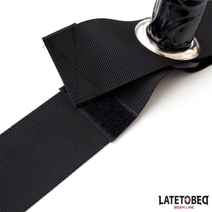 Kleiner Penis Verstellbar Schwarz von Latetobed BDSM Line | Fesselliebe.de