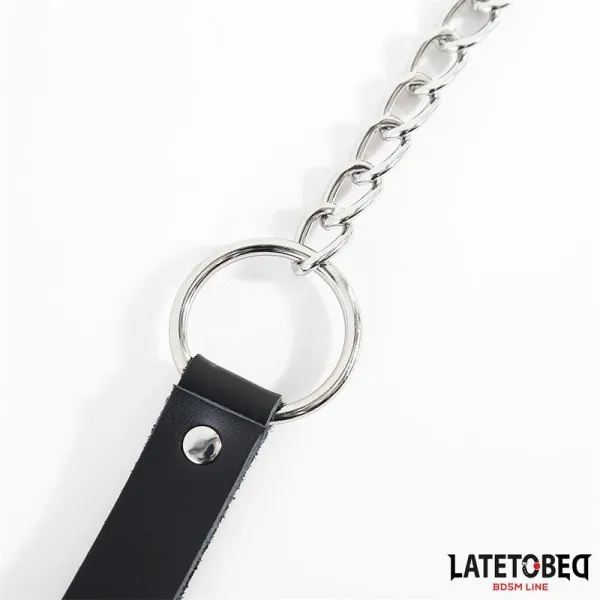 Schnallenverschluss Ring mit Leine von Latetobed BDSM Line | Fesselliebe.de