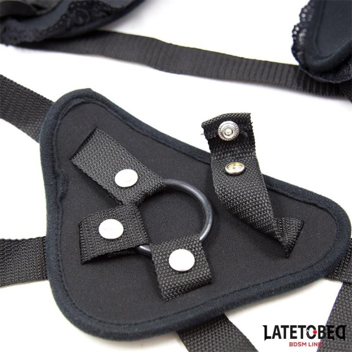 Spitzenrand-Umschnall-Dildo mit Silikonring von Latetobed BDSM Line | Fesselliebe.de