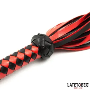 Gestreifter Stachel-Flogger Rot und Schwarz von Latetobed BDSM Line