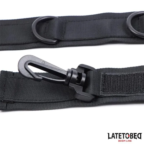 Halsband mit Handfesseln, Nylon von Latetobed BDSM Line | Fesselliebe.de