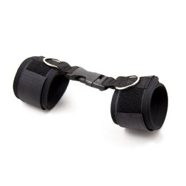 Neopren-Handschellen mit Klettverschluss Schwarz von Latetobed BDSM Line | Fesselliebe.de