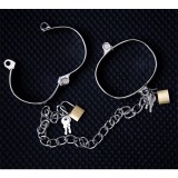 Metall-Fussfesseln für Frauen 8 cm von Latetobed BDSM Line | Fesselliebe.de