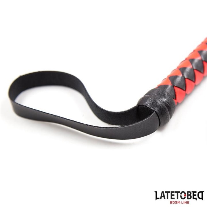 Lange Peitsche, Schwarz und Rot, 210 cm von Latetobed BDSM Line | Fesselliebe.de
