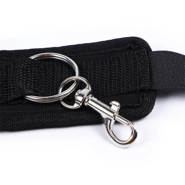 Verstellbare Fussfesseln mit Saugnäpfen von Latetobed BDSM Line | Fesselliebe.de