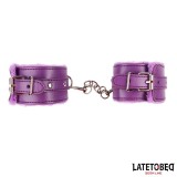 Fell-Handfessel Lila von Latetobed BDSM Line | Fesselliebe.de