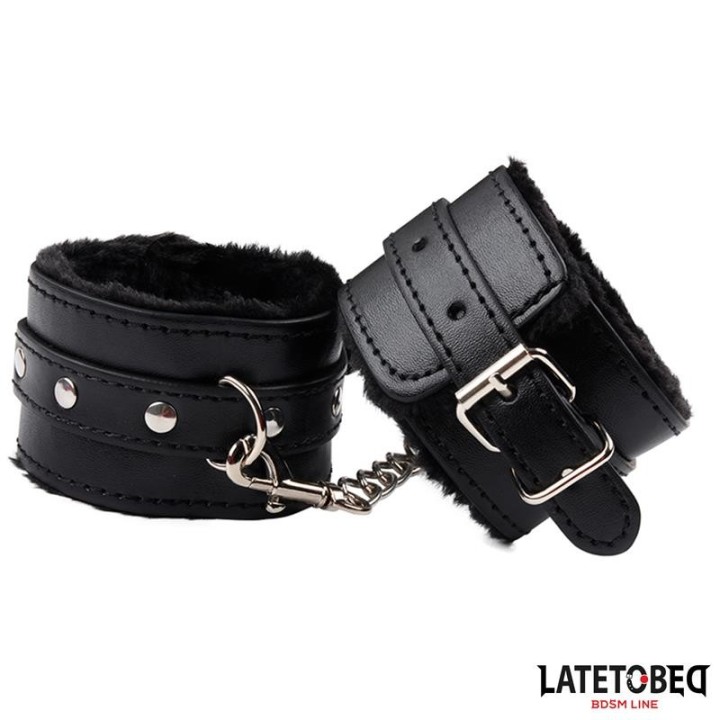 Fell-Fussfessel Schwarz von Latetobed BDSM Line | Fesselliebe.de