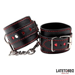 Fussfessel mit Kette und Herzen von Latetobed BDSM Line | Fesselliebe.de