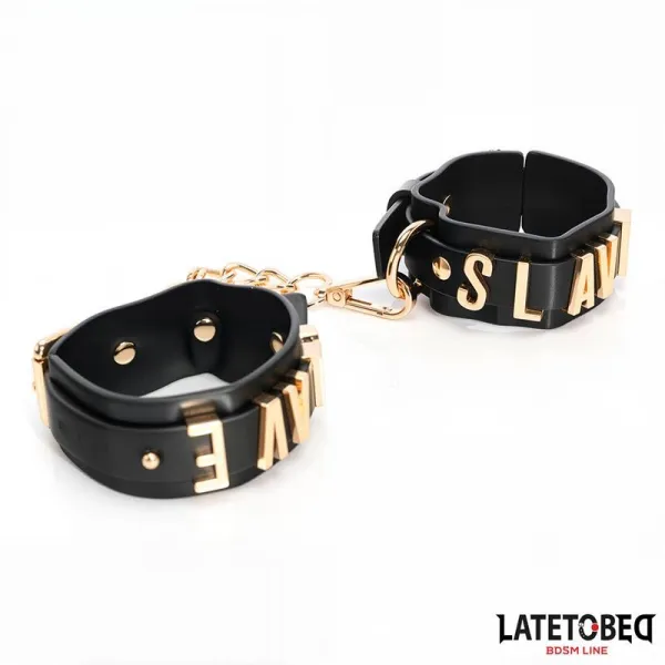 Slave-Fussfesseln mit Goldener Kette von Latetobed BDSM Line | Fesselliebe.de