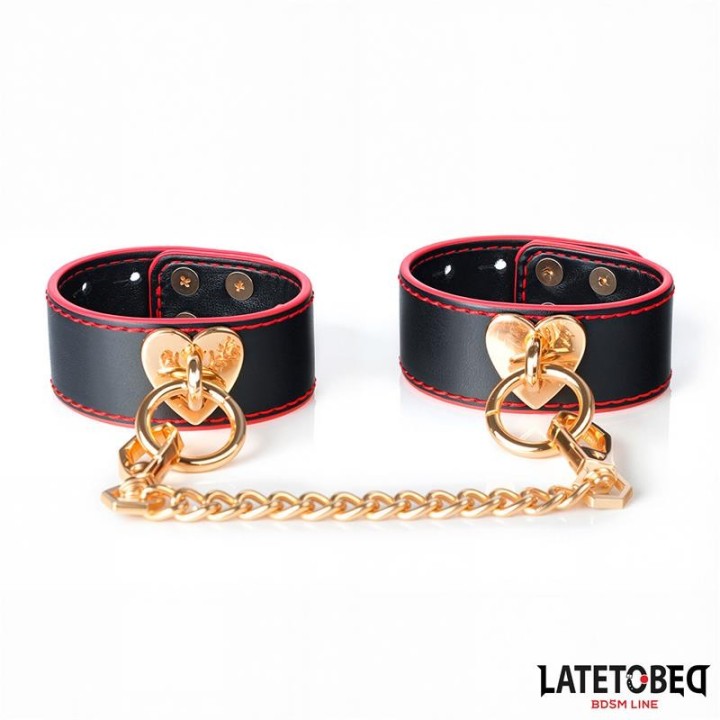 Handfesseln mit Goldener Kette von Latetobed BDSM Line | Fesselliebe.de