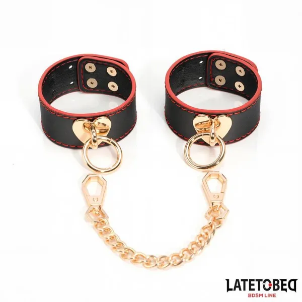 Handfesseln mit Goldener Kette von Latetobed BDSM Line | Fesselliebe.de