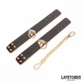 Handfesseln mit Goldener Kette von Latetobed BDSM Line