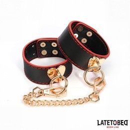 Fussfesseln mit Goldener Kette von Latetobed BDSM Line | Fesselliebe.de