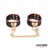 Fussfesseln mit Goldener Kette von Latetobed BDSM Line | Fesselliebe.de