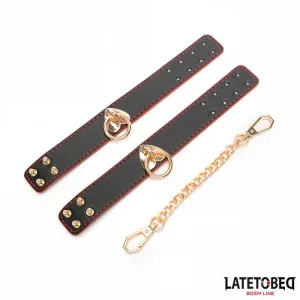 Fussfesseln mit Goldener Kette von Latetobed BDSM Line