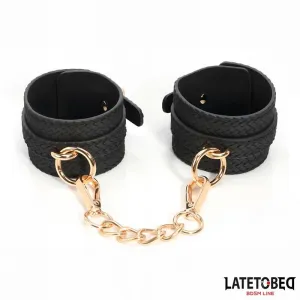 Handfesseln mit Webmuster Goldene Kette von Latetobed BDSM Line