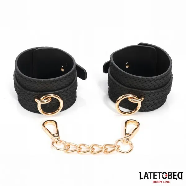 Handfesseln mit Webmuster Goldene Kette von Latetobed BDSM Line | Fesselliebe.de