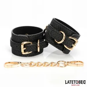 Handfesseln mit Webmuster Goldene Kette von Latetobed BDSM Line