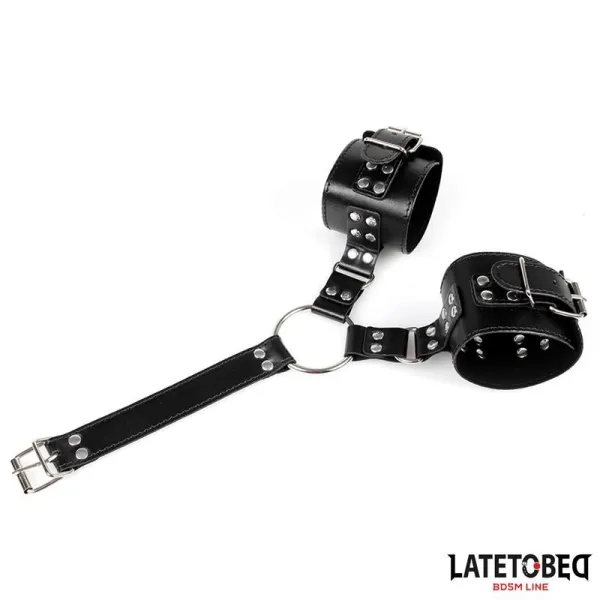 Halsband und Handfesseln von Latetobed BDSM Line | Fesselliebe.de