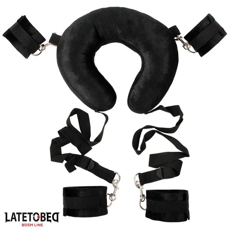 Kissen-Fessel-Set mit Handschellen von Latetobed BDSM Line | Fesselliebe.de