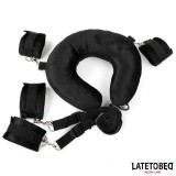Kissen-Fessel-Set mit Handschellen von Latetobed BDSM Line | Fesselliebe.de