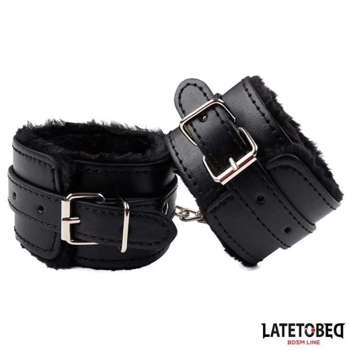 Fell-Handfessel Schwarz von Latetobed BDSM Line | Fesselliebe.de