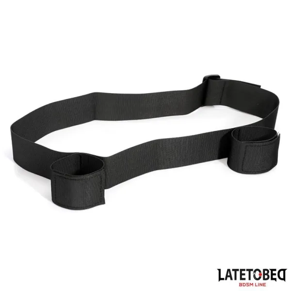 Hüftband und Klettverschluss-Handgelenkmanschette von Latetobed BDSM Line | Fesselliebe.de