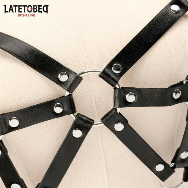 Verstellbarer Brust-Harness von Latetobed BDSM Line | Fesselliebe.de