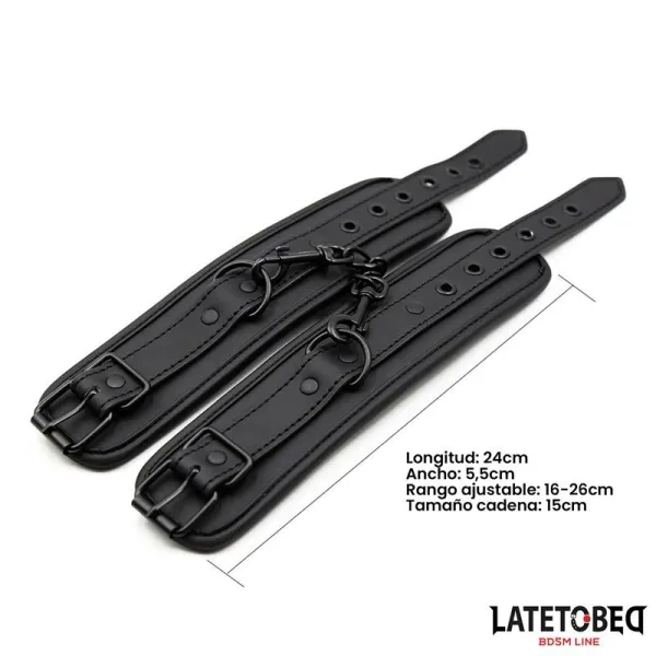 Einfarbige Schwarze Handfessel von Latetobed BDSM Line | Fesselliebe.de