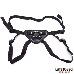 Verstellbarer Strap-On mit Metallring von Latetobed BDSM Line