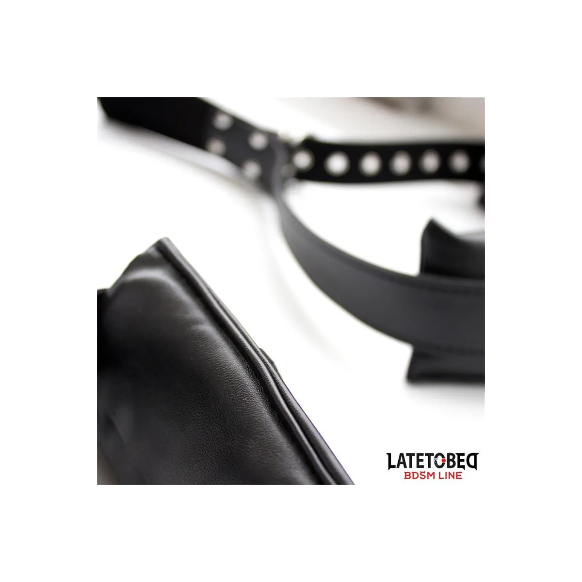 Gepolsterte Oberschenkelschlinge Positionshilfe von Latetobed BDSM Line | Fesselliebe.de