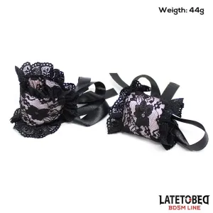 2-Teiliges Set aus Spitzen-Augenbinde und Handschellen von Latetobed BDSM Line