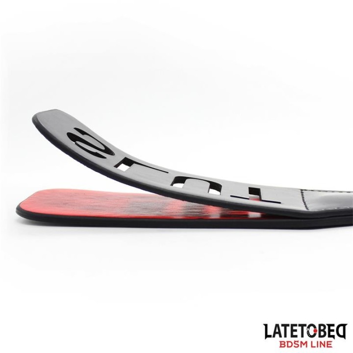 Doppellagiges Paddel „SLUT” 32 cm von Latetobed BDSM Line | Fesselliebe.de