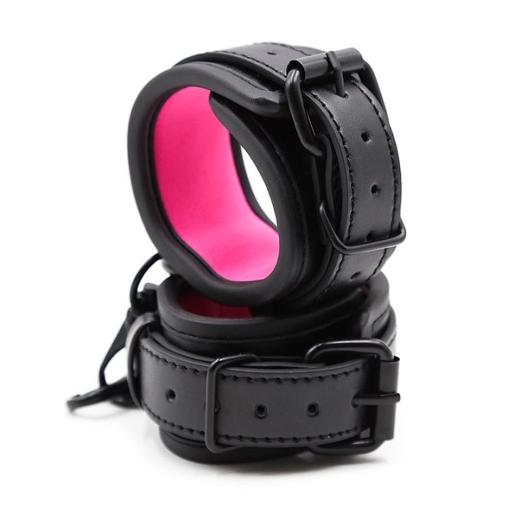 Verstellbare Neopren-Handschellen von Latetobed BDSM Line | Fesselliebe.de