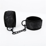 Verstellbare Handschellen von Latetobed BDSM Line | Fesselliebe.de