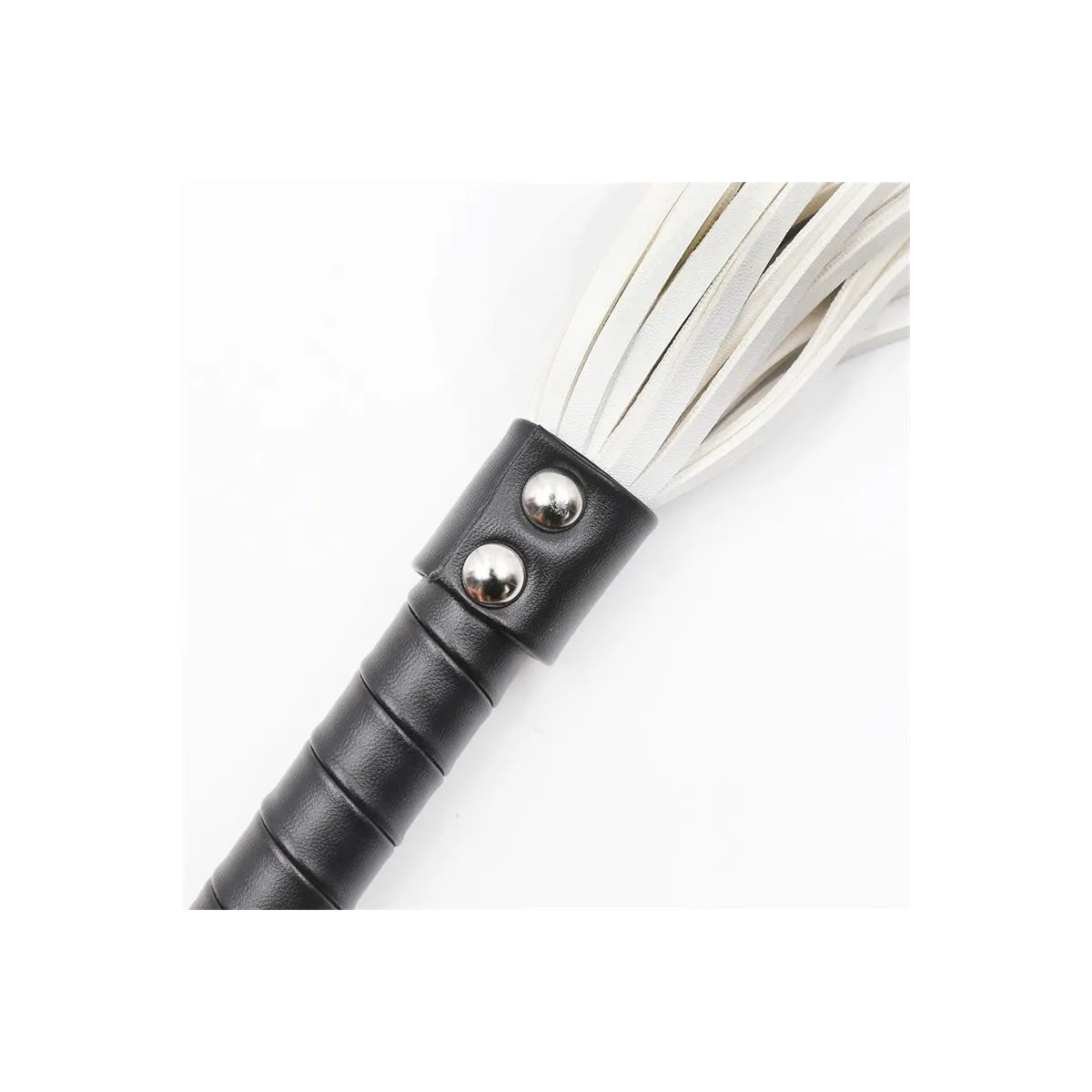 Doppelnieten-Peitsche 44 cm von Latetobed BDSM Line | Fesselliebe.de