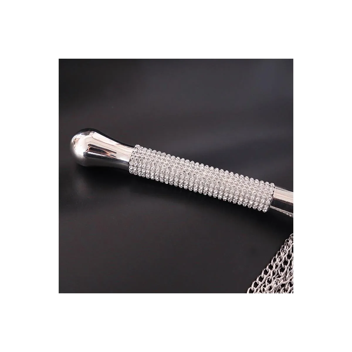 Peitsche mit Kette und Quaste mit Strassgriff von Latetobed BDSM Line | Fesselliebe.de