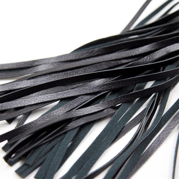 Peitsche mit Rautenmuster und Metallbeschlägen, 39 cm, Schwarz von Latetobed BDSM Line | Fesselliebe.de