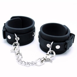 Handschellen aus Silikon von Latex Play | Fesselliebe.de