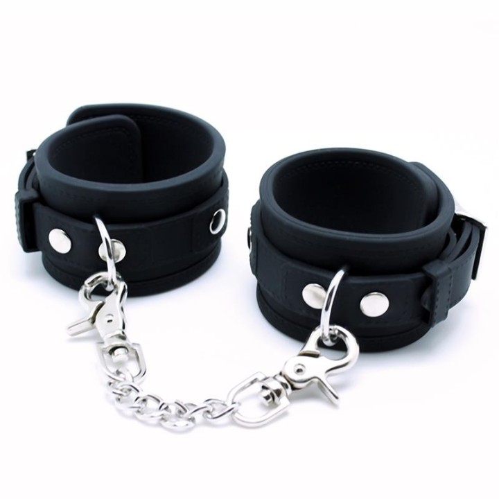 Handschellen aus Silikon von Latex Play | Fesselliebe.de