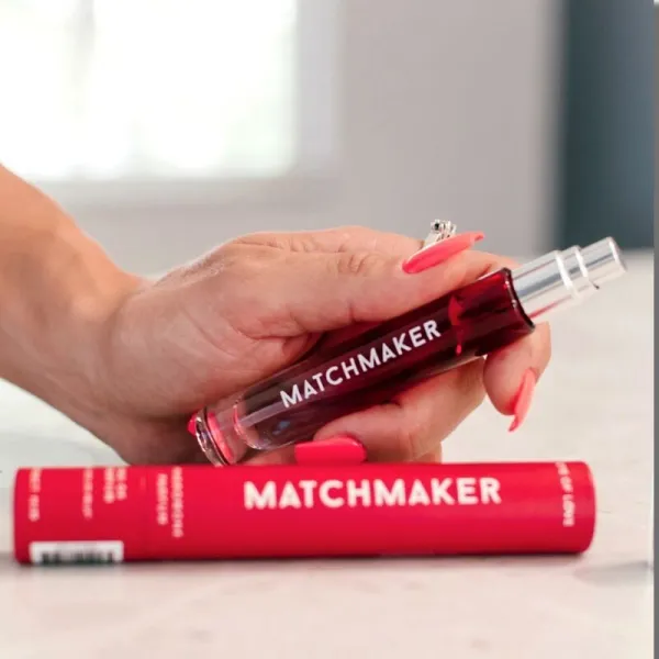Matchmaker Red Diamond Pheromone Parfüm Lockt Ihn an 10 ml von Eye Of Love | Fesselliebe.de