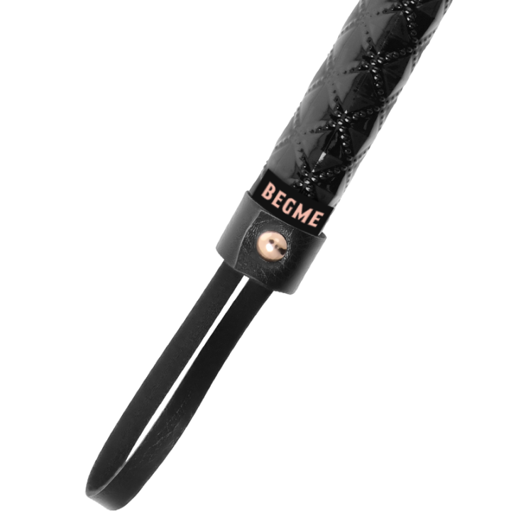 Veganer Leder Flogger von Begme Black Edition | Fesselliebe.de