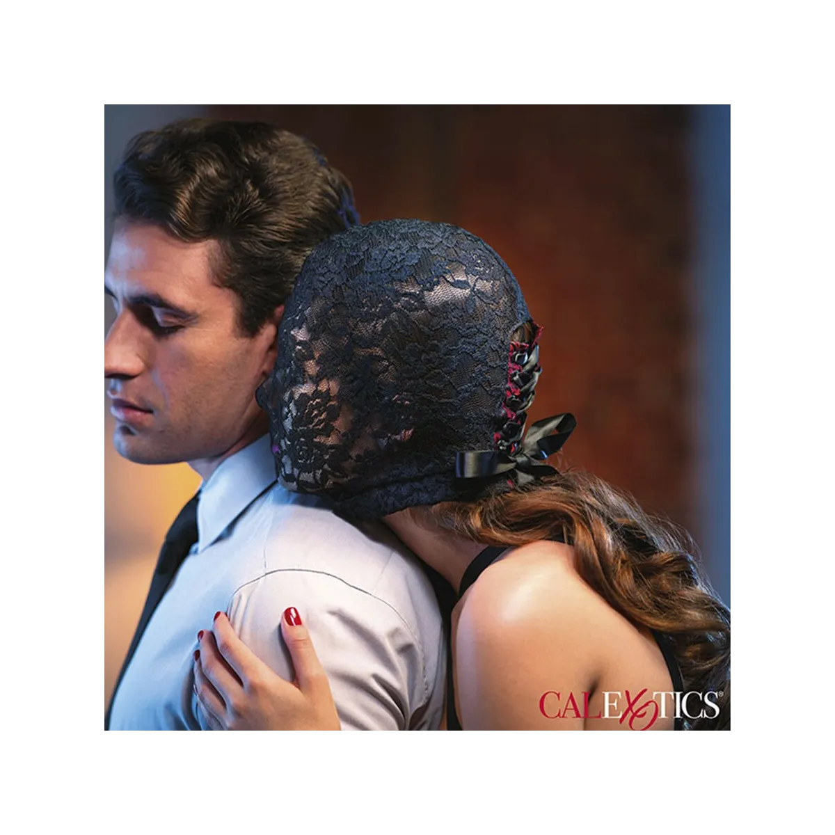 Scandal Schwarze Spitzen-Balalava mit Schleife von Calexotics | Fesselliebe.de