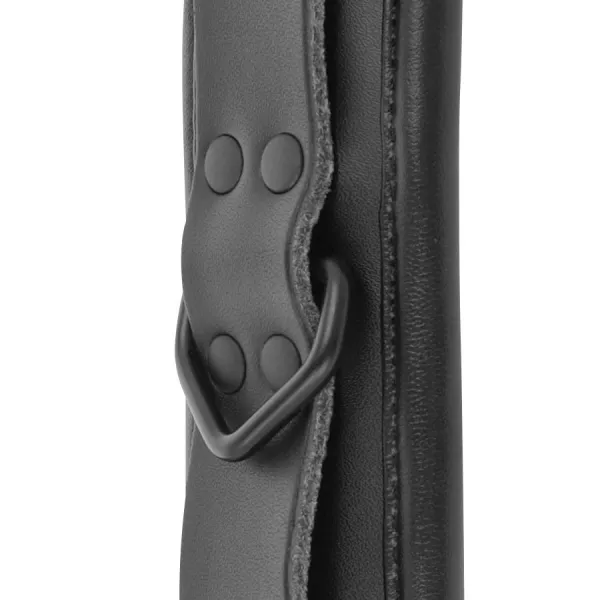 Handschellen und Kragen aus Schwarzem Leder von Darkness | Fesselliebe.de