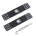 Handgelenkführen aus Metall mit Schnappbefestigung von Ohmama Fetish